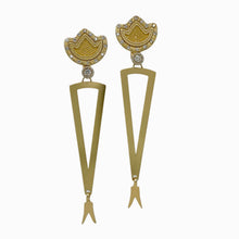 Load image into Gallery viewer, Showstopper Southern Plains Earrings