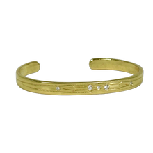 Load image into Gallery viewer, Gold Plains Cuff with 7 Diamonds