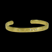 Load image into Gallery viewer, Gold Plains Cuff with 7 Diamonds