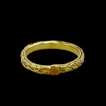 Load image into Gallery viewer, Sweetgrass band Size 7.5 18k gold
