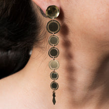 Load image into Gallery viewer, Descending Sun Classic Kiowa Earrings in 18k Gold
