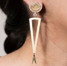 Load image into Gallery viewer, Showstopper Southern Plains Earrings
