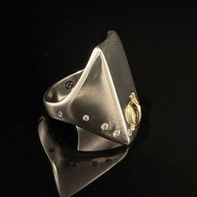 Load image into Gallery viewer, Snail Ring with Diamonds Size 11
