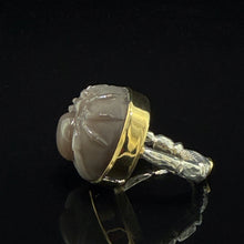 Load image into Gallery viewer, Spider Moonstone Ring
