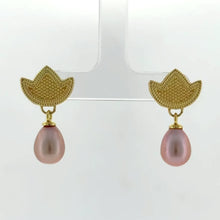 Load and play video in Gallery viewer, Pink Pearl and Gold Floral Earring
