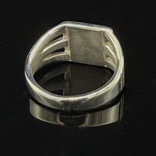 Load image into Gallery viewer, Snail Signet Ring

